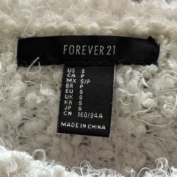 Cropped Sweater - Picture 2 of 2